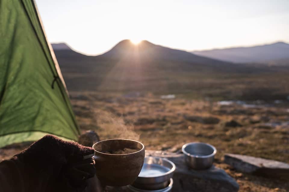 Hur gör man kaffe på camping och resa?